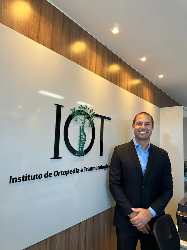 Dr. Eduardo Medeiros na recepção do IOT Mossoró